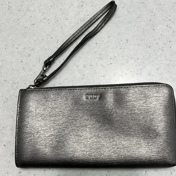 Dkny Bags Nwot Dkny Leather Wristlet Poshmark